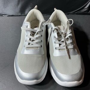 Men's Gray Athletic Shoes